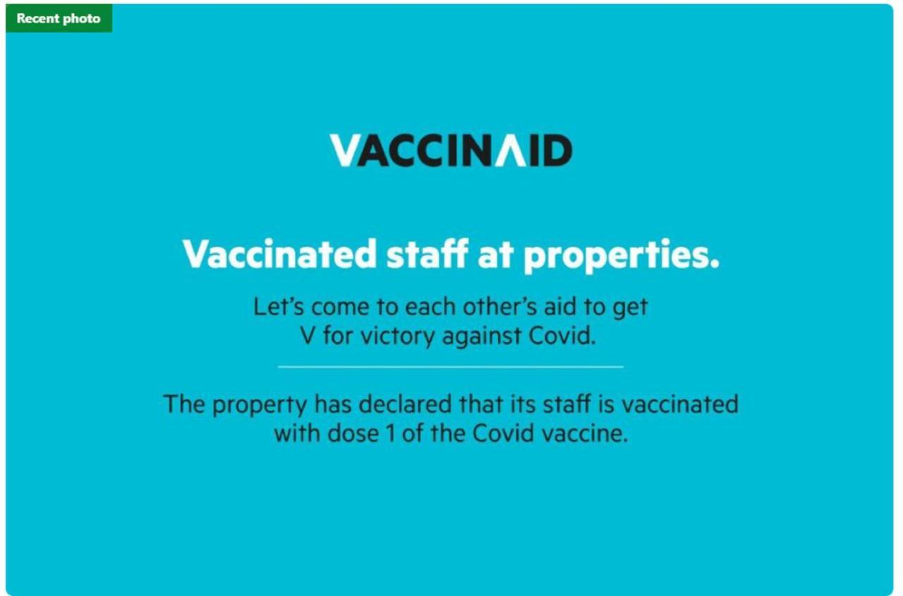 Vaccinated Staff - Oyo 3523 Gong Corner Homestay Kuta Lombok Buitenkant foto
