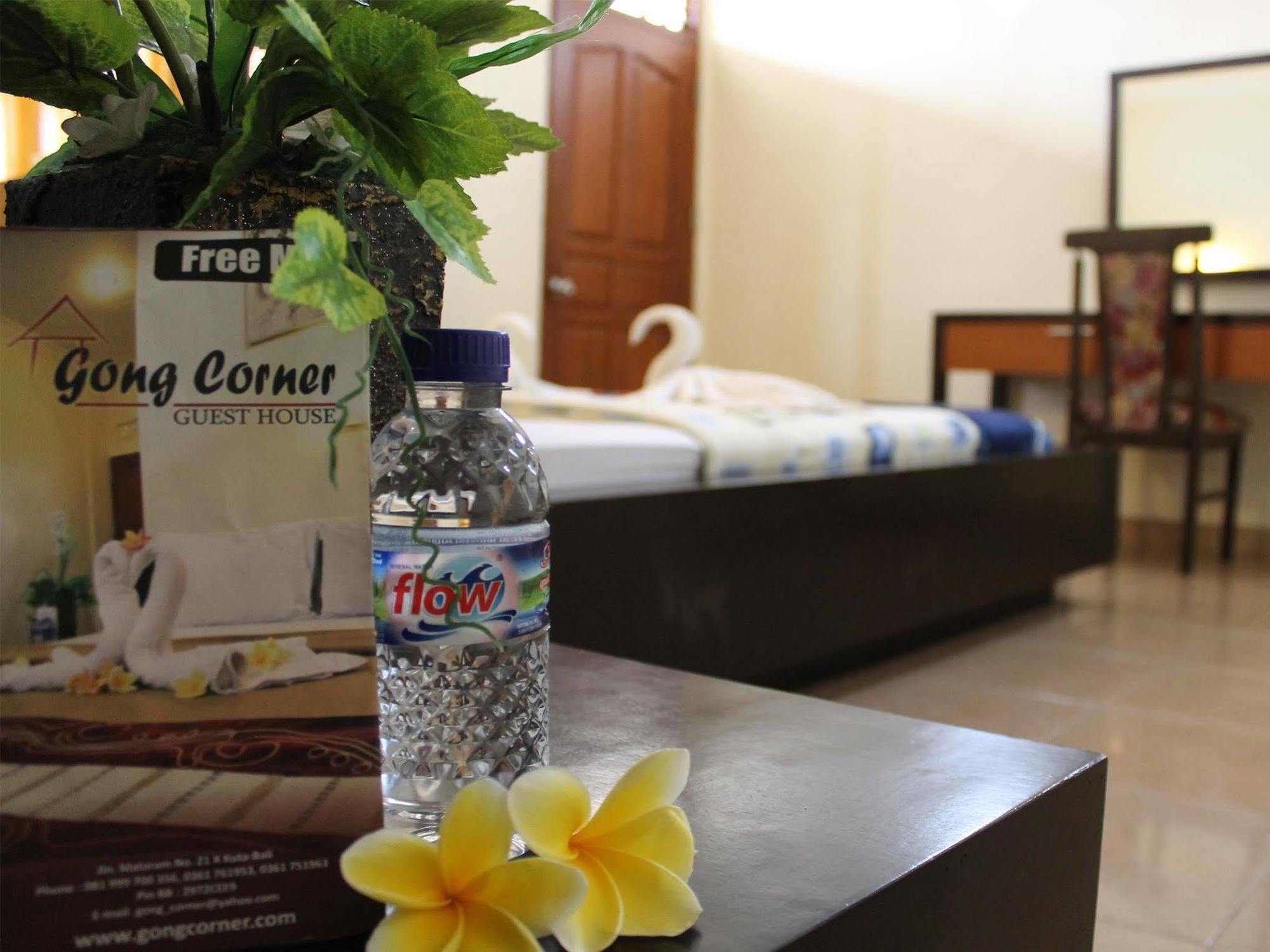 Vaccinated Staff - Oyo 3523 Gong Corner Homestay Kuta Lombok Buitenkant foto