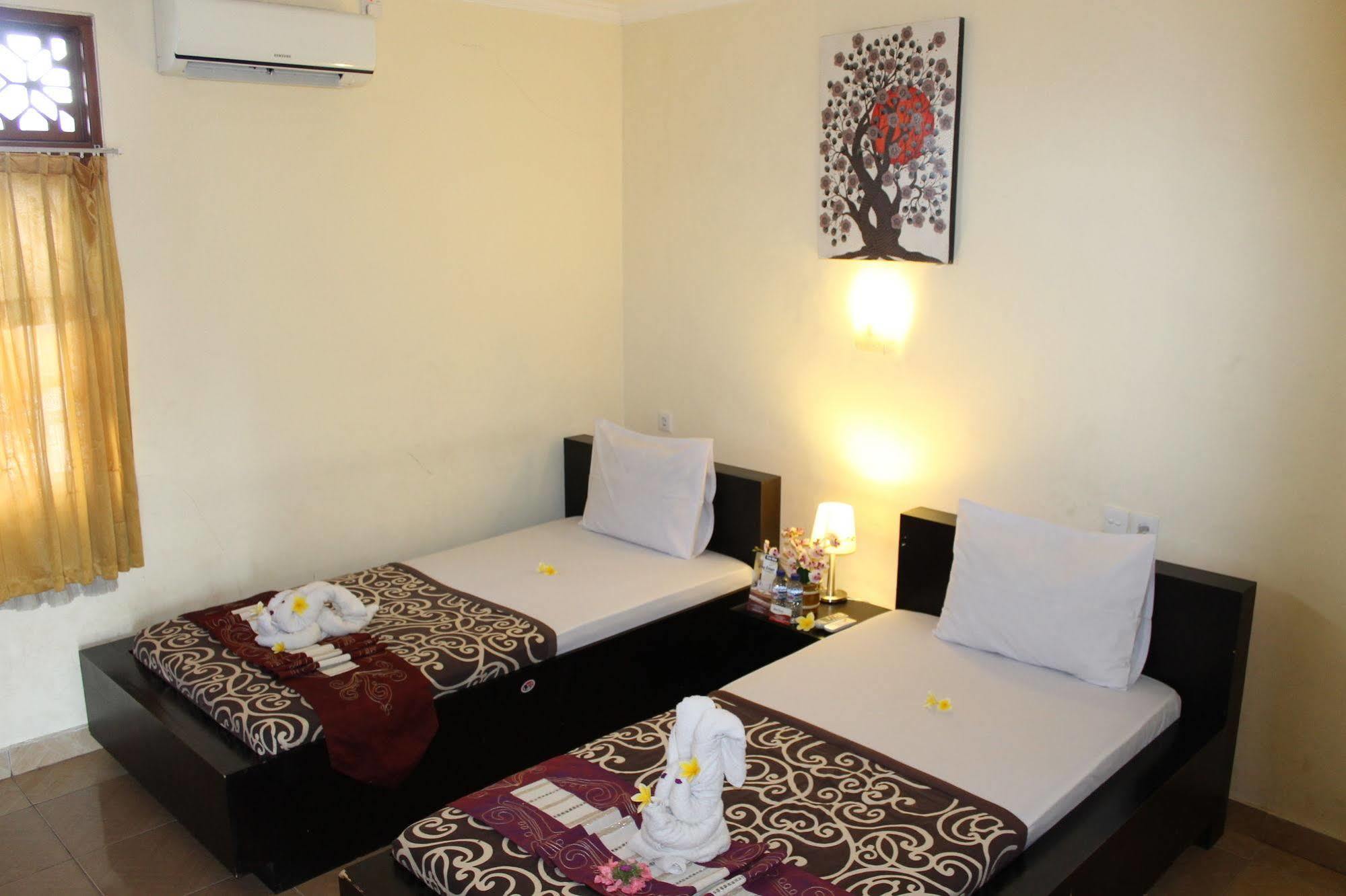 Vaccinated Staff - Oyo 3523 Gong Corner Homestay Kuta Lombok Buitenkant foto