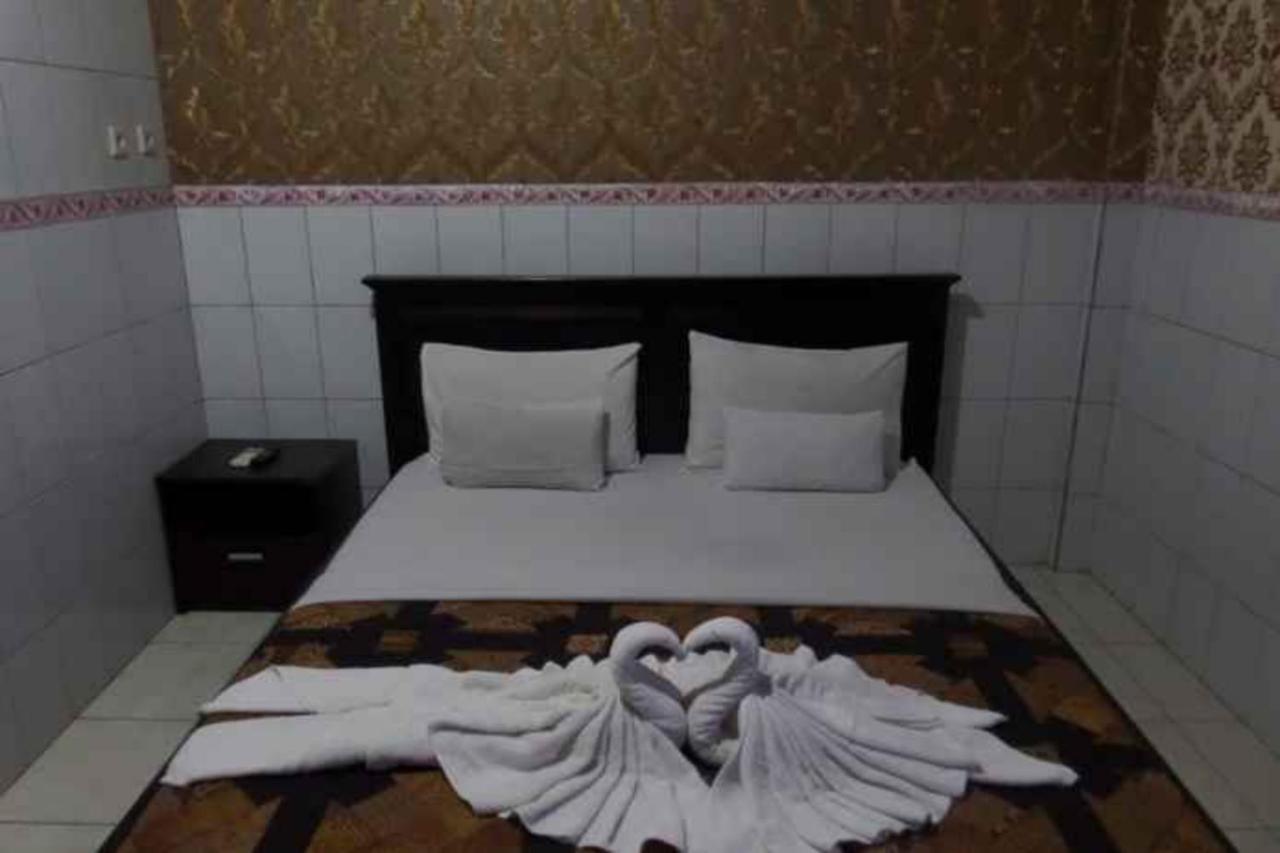 Vaccinated Staff - Oyo 3523 Gong Corner Homestay Kuta Lombok Buitenkant foto