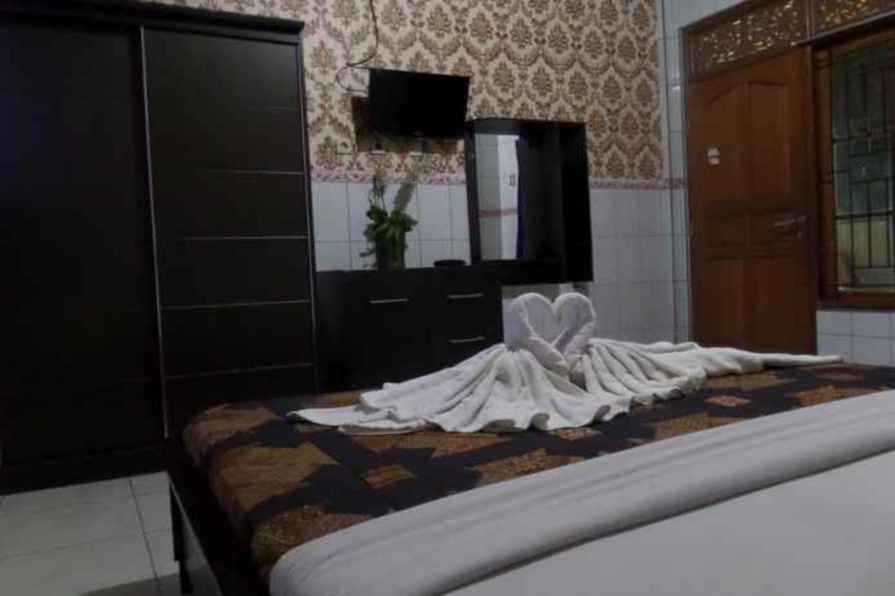 Vaccinated Staff - Oyo 3523 Gong Corner Homestay Kuta Lombok Buitenkant foto