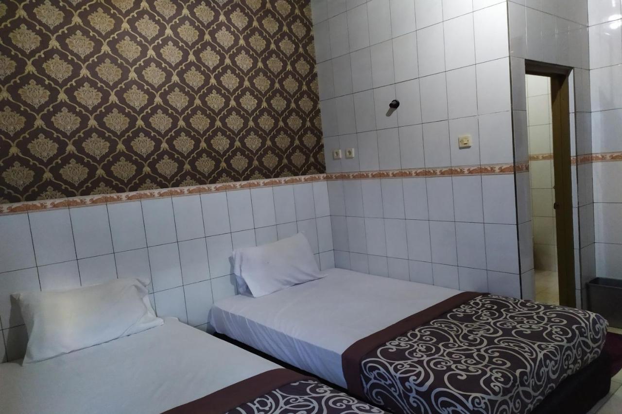 Vaccinated Staff - Oyo 3523 Gong Corner Homestay Kuta Lombok Buitenkant foto